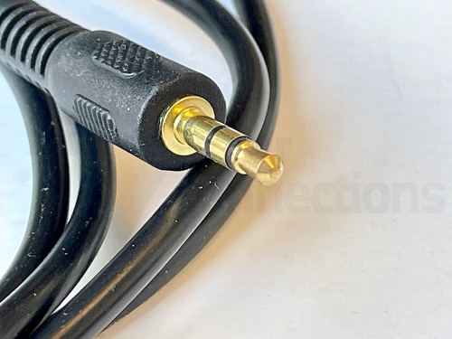 Smart ForFour AUX input lead adapter cable for Radio 6 and Sat Nav iPod iPhone MP3